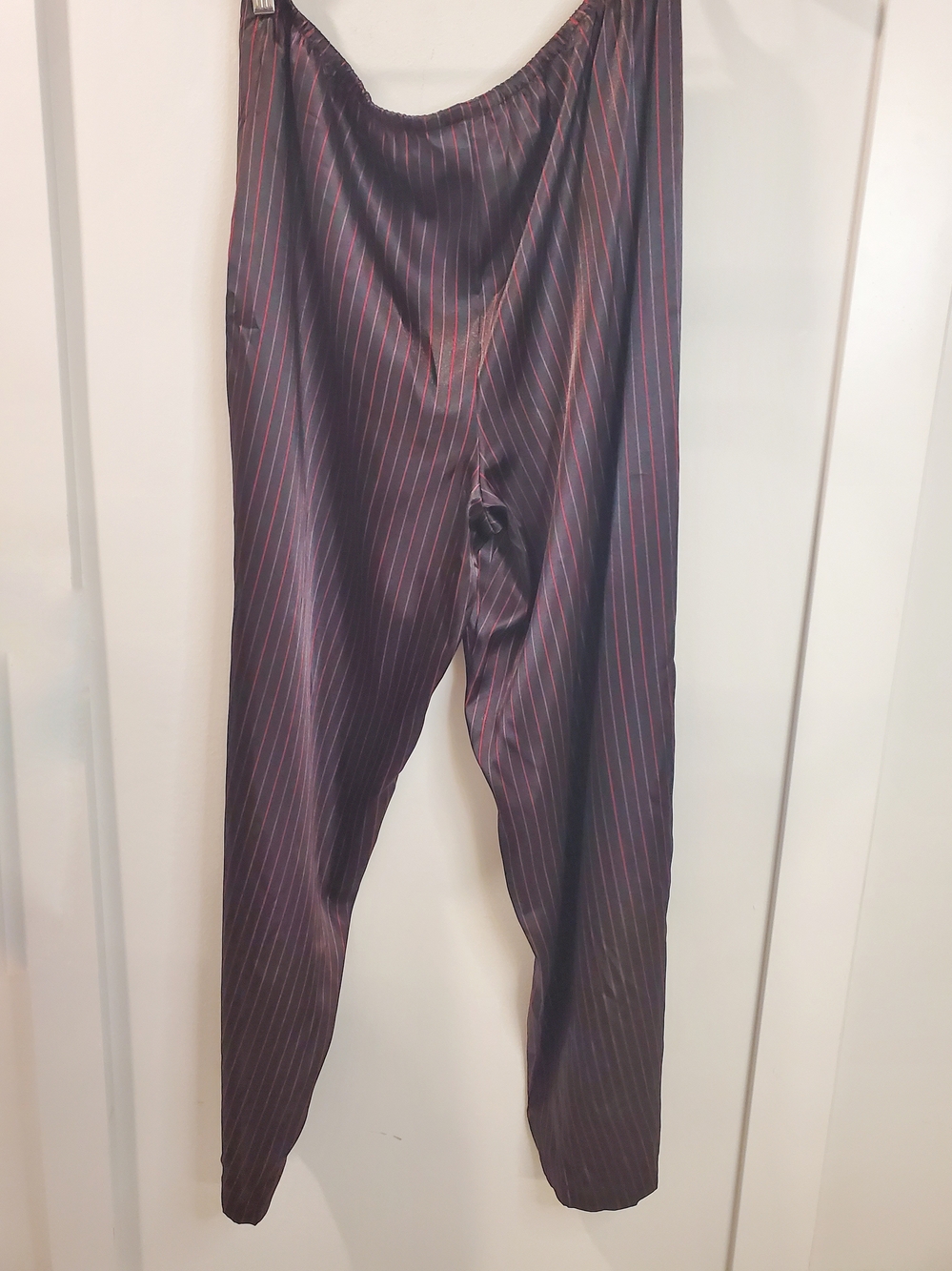 Gilligan & O'Malley Satin Striped Pajama Set - Long Sleeve & Pants Black/Red - Picture 3 of 5